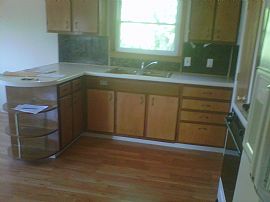 3bdr Garfield Hts-Avail Today Dead End Quiet Street in Garfield, OH (Photo 3 of 3)