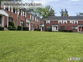 Welcome to Woodland Village Townhouses, Where Qual in Hartford, CT (Photo 4 of 9)