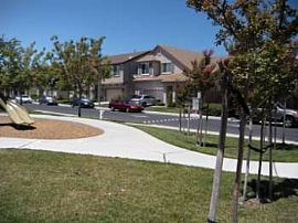 Newer Home  4br 2.5 Ba Gated in Pittsburg, CA (Photo 8 of 8)