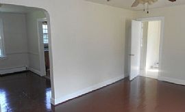 Freshly Painted Lakeside Home! 3br/1.5 Ba in Richmond, VA (Photo 2 of 6)