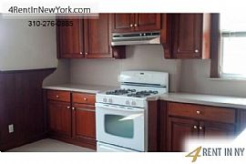 Very Clean, Spacious Midtown Apartment. Pet Ok! in Bayonne, NJ (Photo 3 of 9)