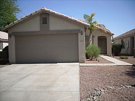 Charming Open Floor Plan in Phoenix, AZ