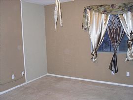 Charming Open Floor Plan in Phoenix, AZ (Photo 5 of 6)