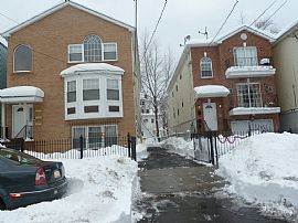 $1250 / 2br - 1100ft² - Two Bedroom (newark, Nj Near Forest Hil in Newark, NJ
