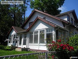 Stamford - Great Location For This Two Bedroom. in Ridgeway, CT (Photo 2 of 3)