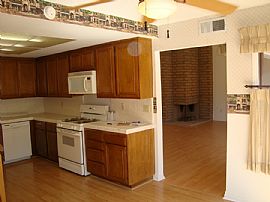 3 Br 2 Ba 1750 Ft^2 in Camarillo, CA (Photo 6 of 12)