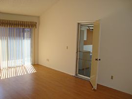 3 Br 2 Ba 1750 Ft^2 in Camarillo, CA (Photo 8 of 12)