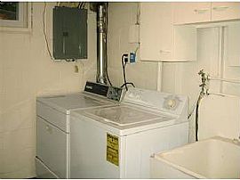 Great Spacious House Appliancies and Fatanic Wall Paint in Hopkins, MN (Photo 8 of 8)