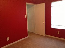 5 Bedroom/ 3 Bath Steal in Houston, TX (Photo 2 of 10)