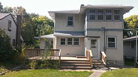 Spacious Living Room/dining Room 3 Bdrm/1 Bath House For Rent!! in Minneapolis, MN (Photo 5 of 12)