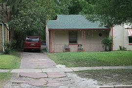 Large Three Bed Two Bath Home in Historic Jefferson in San Antonio, TX