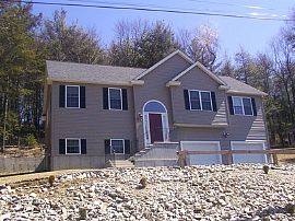 Beautiful 3 Bed/2 Bath Single Family Home in Serene Location In in Charlton, MA