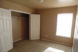 Great 3bedr/2bths with 2garage in a Quiet Ridgestone in San Antonio, TX (Photo 3 of 10)