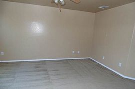 Great 3bedr/2bths with 2garage in a Quiet Ridgestone in San Antonio, TX (Photo 4 of 10)