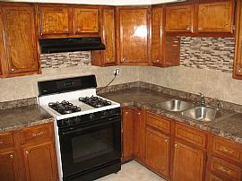 Large Apartment 1st Floor in 2 Flat Includes Heat, Hot Water!  in Chicago, IL (Photo 2 of 6)