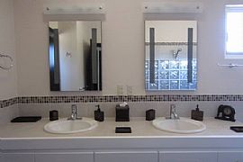 Long Beach Carlifornia 3bed Room Single Family Home in Newport Beach, CA (Photo 10 of 12)