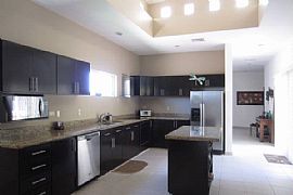 Long Beach Carlifornia 3bed Room Single Family Home in Newport Beach, CA (Photo 5 of 12)