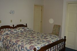 Lakefront condo - fully furnished in Pittsfield, MA (Photo 4 of 6)
