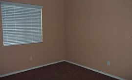 3 Bedroom / 2.5 Bath Plus Large Loft in Phoenix, AZ (Photo 3 of 8)