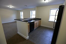 Studio Apt in Branford, CT (Photo 2 of 6)