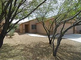 3/2super Clean and Ready For Immediate Move In in Tucson, AZ (Photo 10 of 10)
