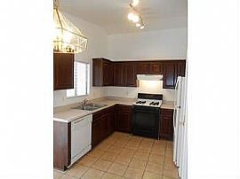 3/2super Clean and Ready For Immediate Move In in Tucson, AZ (Photo 2 of 10)