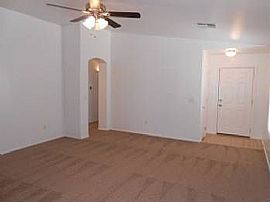 3/2super Clean and Ready For Immediate Move In in Tucson, AZ (Photo 3 of 10)
