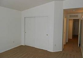 3/2super Clean and Ready For Immediate Move In in Tucson, AZ (Photo 6 of 10)