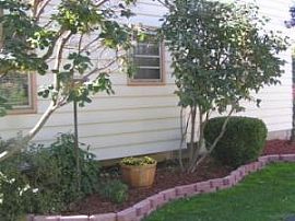 Unique, Cozy and Quiet 3 bdrm uppr duplx in Milwaukee, WI (Photo 2 of 5)