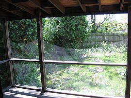 Outstanding 3b Home Available Now in Overland, MO (Photo 10 of 12)