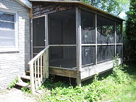 Outstanding 3b Home Available Now in Overland, MO (Photo 11 of 12)