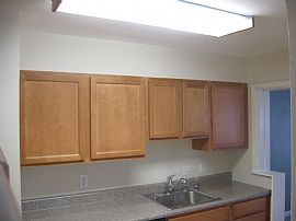 Outstanding 3b Home Available Now in Overland, MO (Photo 4 of 12)