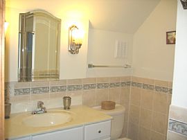 Lake-View, Up-Scale, Private, Quiet Furnished Apartment in Stroudsburg, PA (Photo 5 of 6)