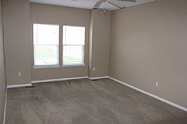 Kansas City Three Bedroom, Two Bathroom in Kansas City, KS (Photo 3 of 9)