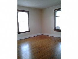 Very Nice 4+ Bedroom, 2.5 Bathroom House  in Sioux Falls, SD (Photo 3 of 9)