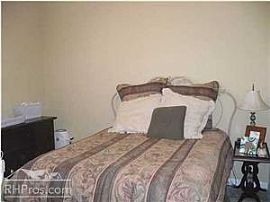 Beautiful Three Bedroom Home Off Lakeshore  Available Now!!!  in Birmingham, AL (Photo 5 of 10)