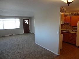 Spacious 3bedroom 2baths Brick Home in Englewood, CO (Photo 2 of 10)