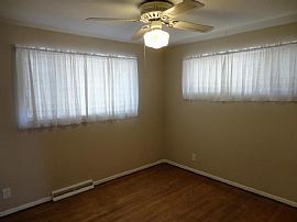 Spacious 3bedroom 2baths Brick Home in Englewood, CO (Photo 5 of 10)