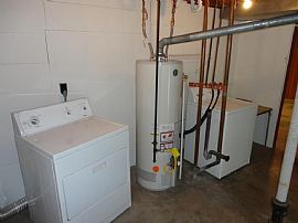 Spacious 3bedroom 2baths Brick Home in Englewood, CO (Photo 9 of 10)