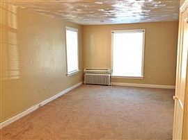  2 Bedroom Apartment Located on a Very Quiet Residential Street in Washington, DC (Photo 3 of 10)