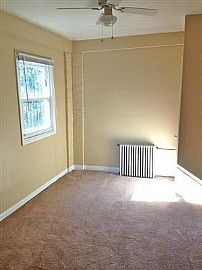  2 Bedroom Apartment Located on a Very Quiet Residential Street in Washington, DC (Photo 4 of 10)