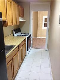  2 Bedroom Apartment Located on a Very Quiet Residential Street in Washington, DC (Photo 8 of 10)