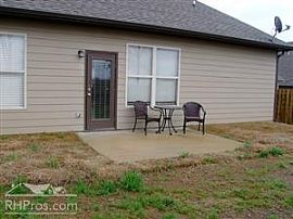 Beautiful Three Bedroom Two Bath Home in Gardendale, AL (Photo 3 of 3)