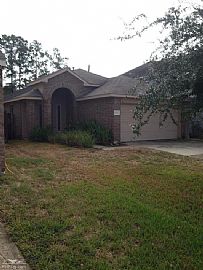 16910 Sloandale Ct- Quiet Neighborhood Located . in Houston, TX (Photo 2 of 10)