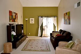 Beautiful 1br Furnished Condo  in Santa Clarita, CA (Photo 2 of 11)