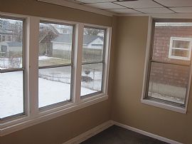 3 Bdrm - Albany - Recently Refinished, Quiet and Sunny Home in Albany, NY (Photo 11 of 12)