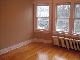 3 Bdrm - Albany - Recently Refinished, Quiet and Sunny Home in Albany, NY (Photo 2 of 12)