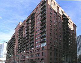 165 N Canal St Unit 1431 Huge 2 Bd, 2 Bath + Bonus Rm! in Chicago, IL