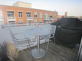 939 W Madison St Unit 610 Top Floor Corner Condo- Pkg Available in Chicago, IL (Photo 4 of 8)
