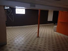 Unfurnished 3 Bedroom Single Family Home in Dolton, IL (Photo 3 of 7)